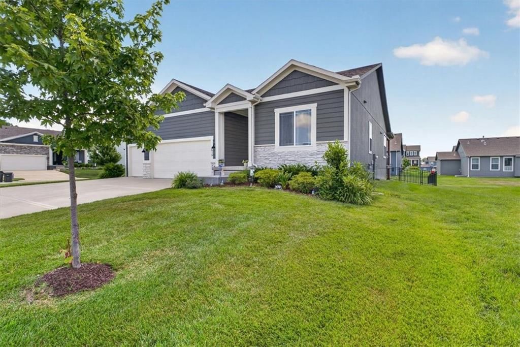 1515 SW Arbor Valley Drive — photo 3