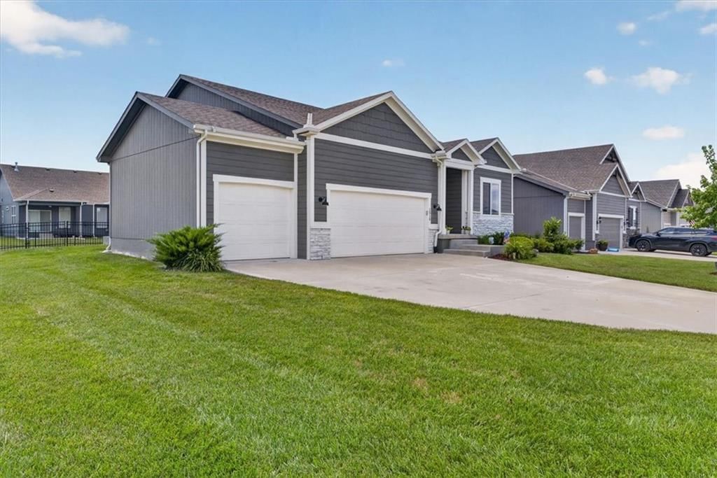 1515 SW Arbor Valley Drive — photo 4
