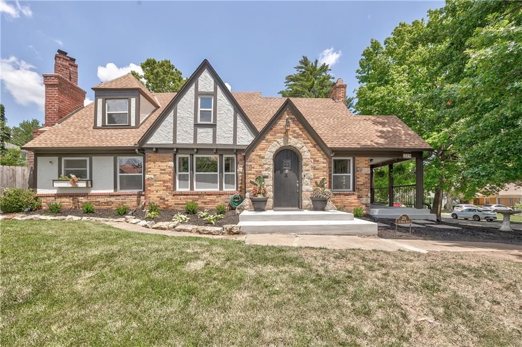 224 E Meyer Boulevard — photo 1