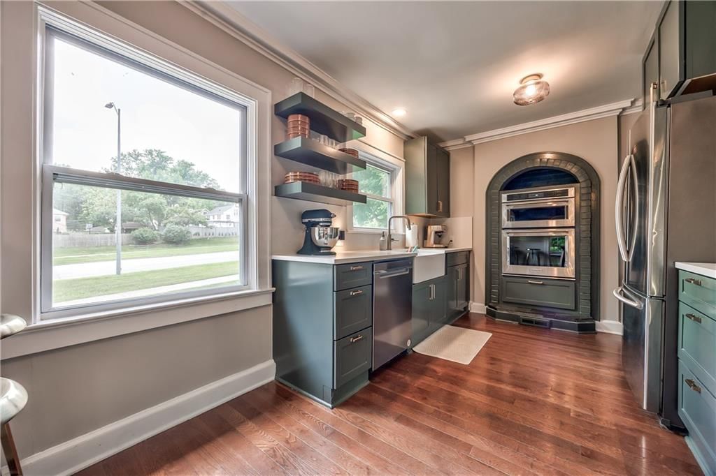 224 E Meyer Boulevard — photo 13