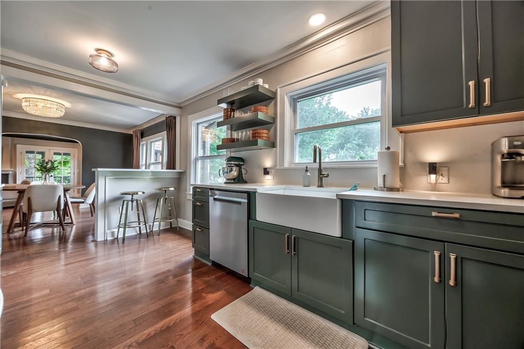 224 E Meyer Boulevard — photo 15