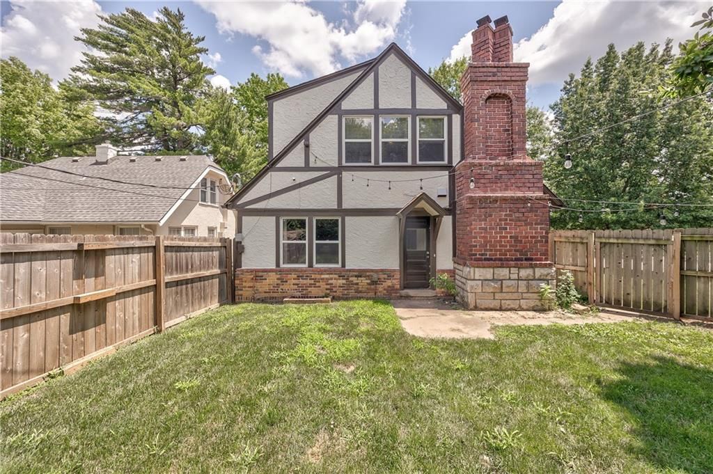 224 E Meyer Boulevard — photo 34