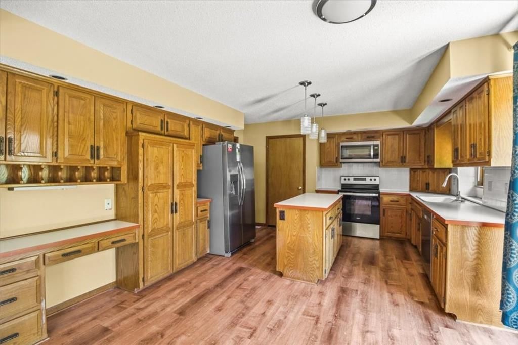 3907 Clearbrook Drive — photo 7