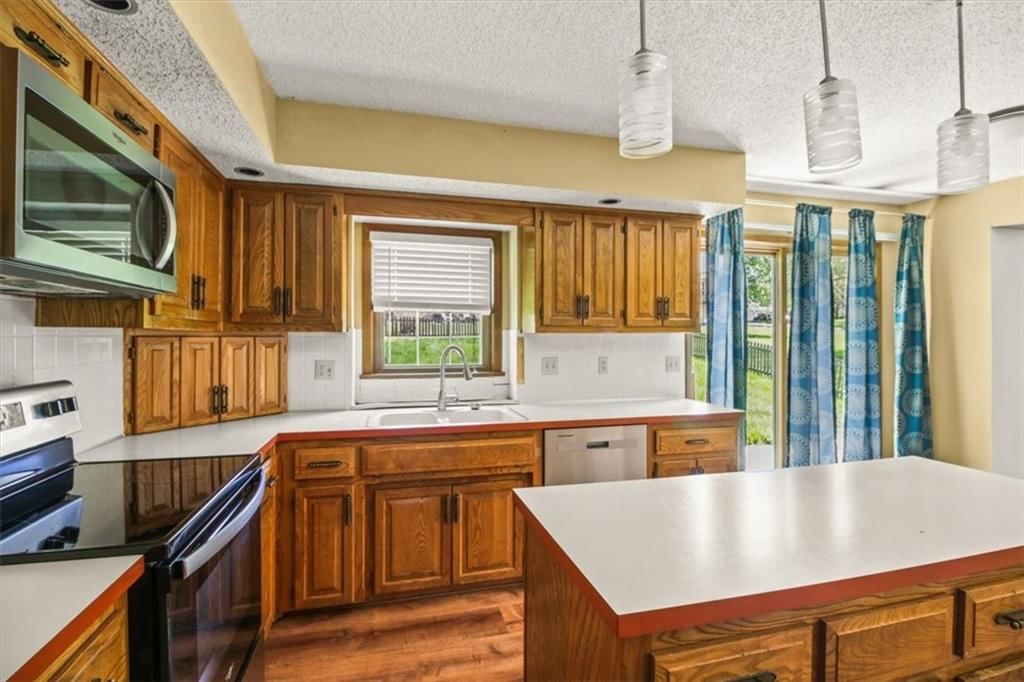 3907 Clearbrook Drive — photo 8