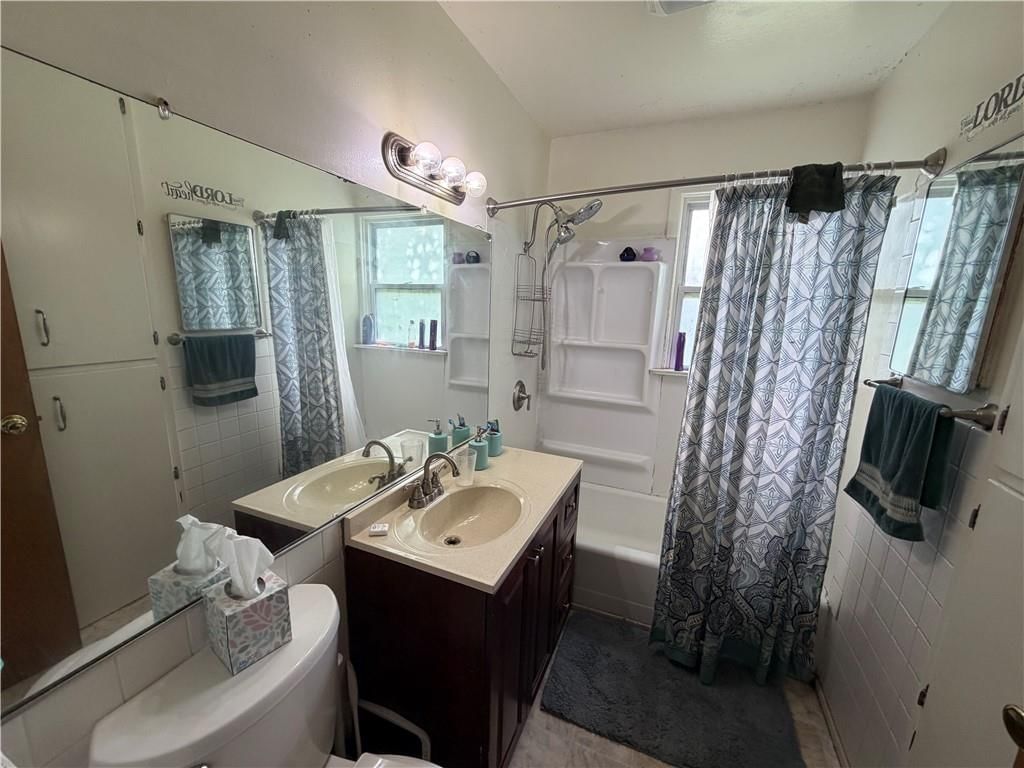 713 E 2nd Street — photo 17