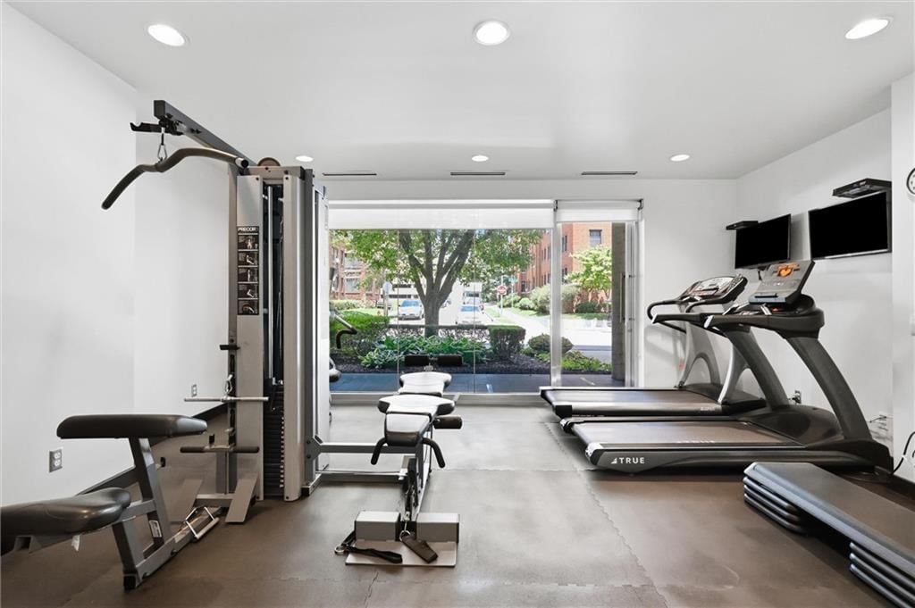803 W 48th Street — photo 14