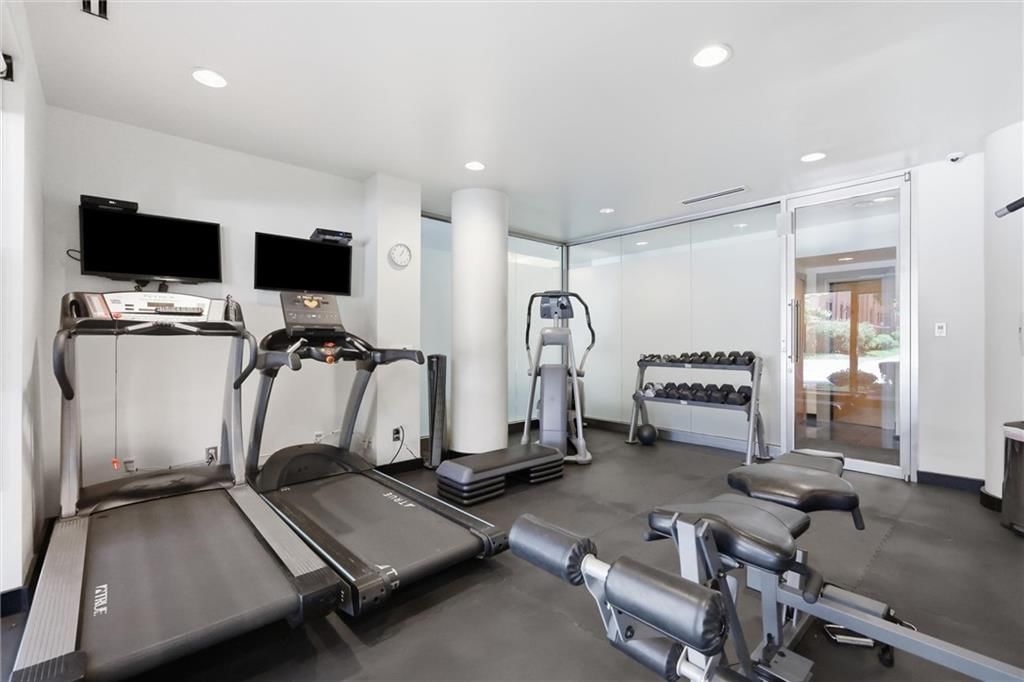 803 W 48th Street — photo 15