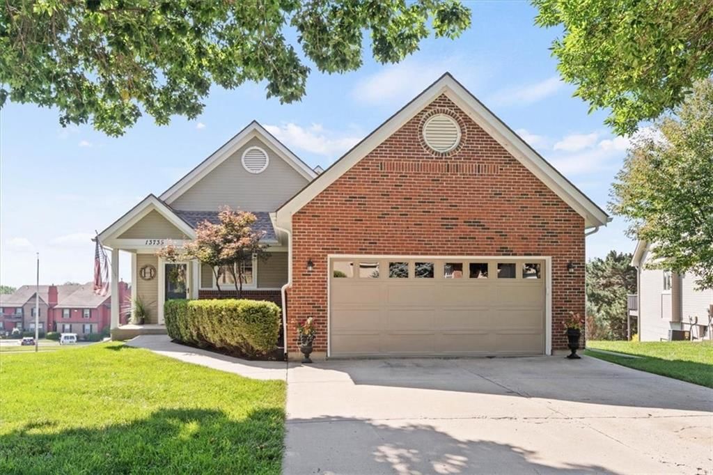 13735 Pembroke Circle — photo 1
