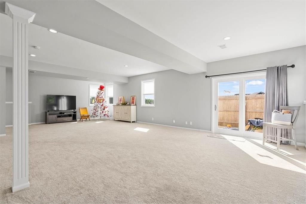 13735 Pembroke Circle — photo 30