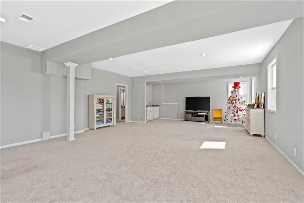 13735 Pembroke Circle — photo 31