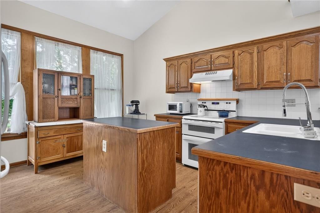 7347 N Shannon Avenue — photo 5