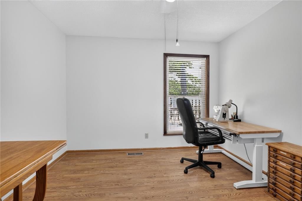 7347 N Shannon Avenue — photo 9