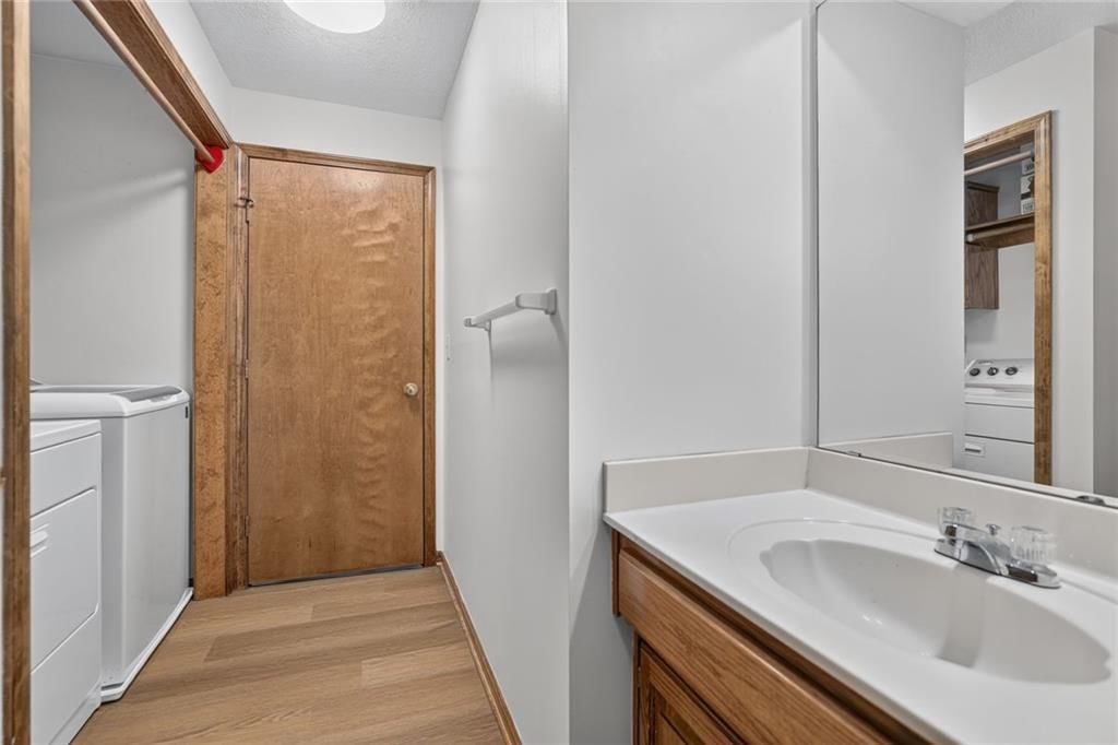 7347 N Shannon Avenue — photo 15