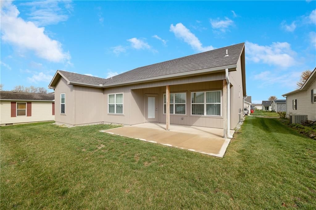 413 NE Poplar Court — photo 24