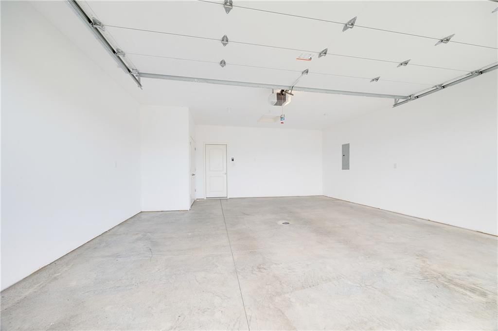 413 NE Poplar Court — photo 26