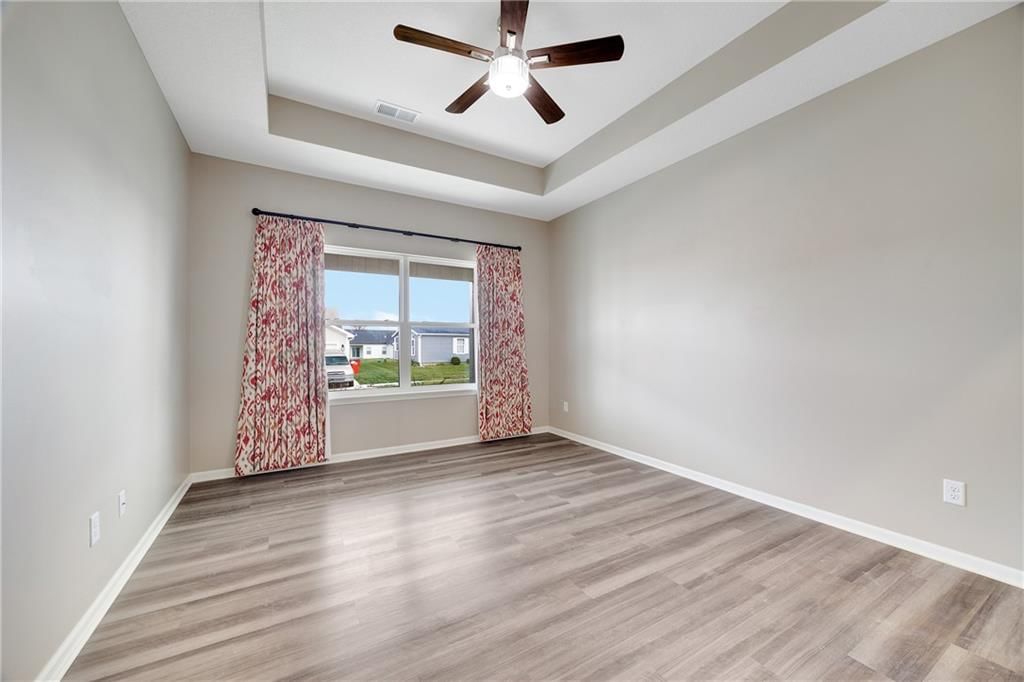 413 NE Poplar Court — photo 32