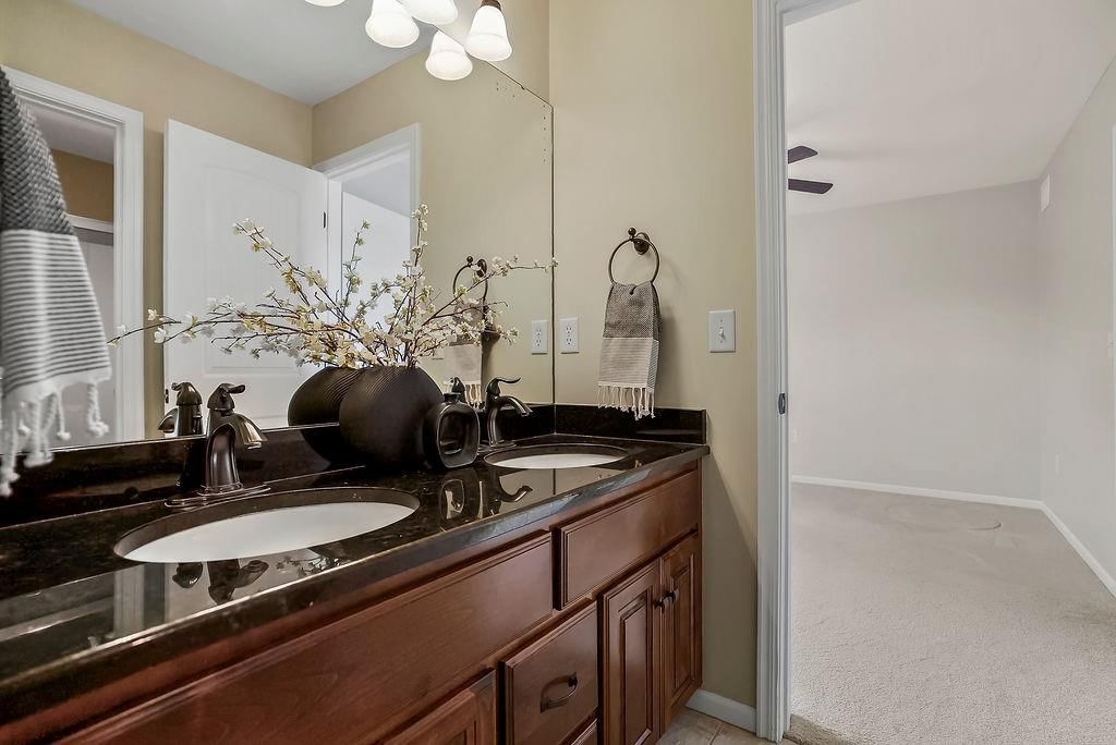 205 SE Waterwheel Lane — photo 32