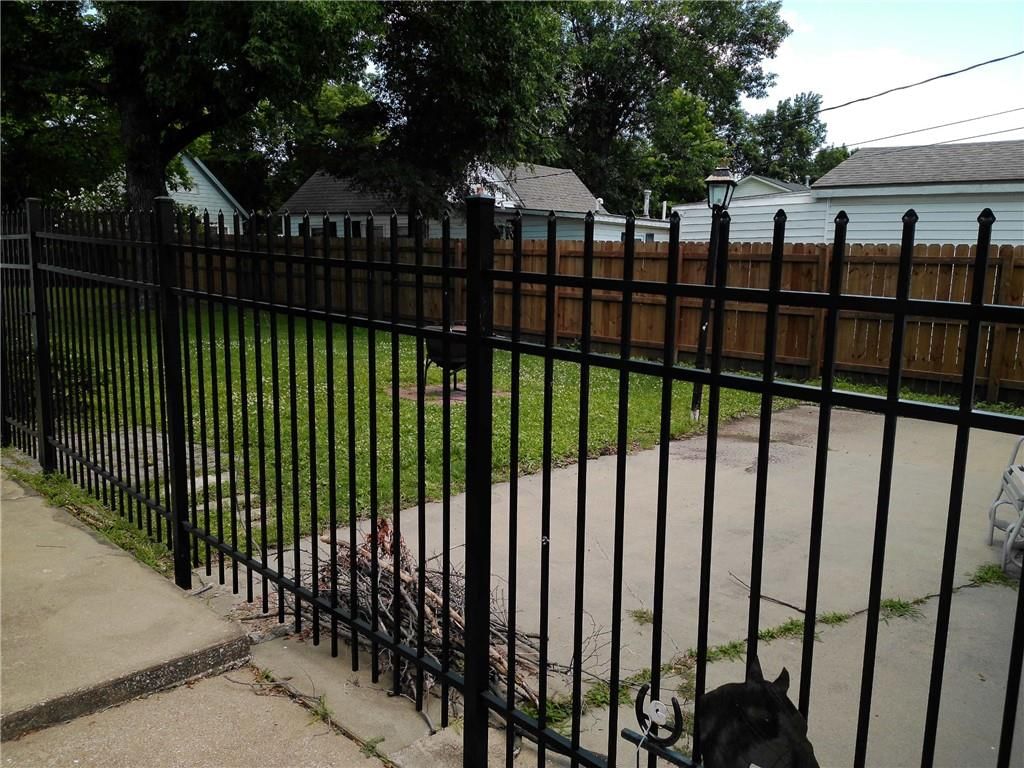 904 W 7th Street — photo 17