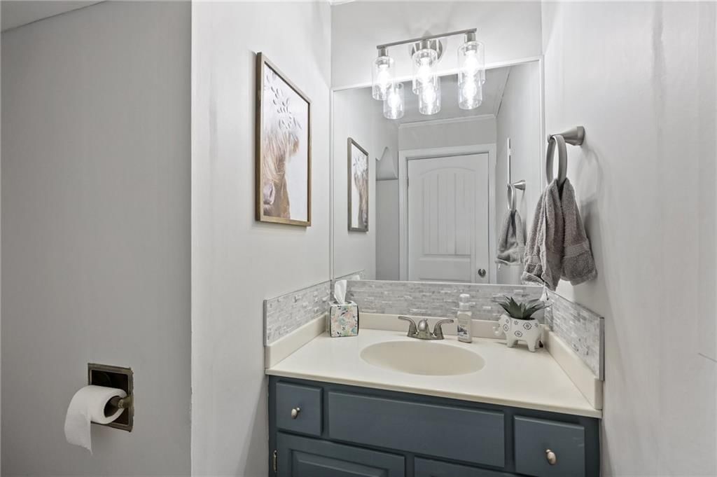 829 S College Street — photo 38