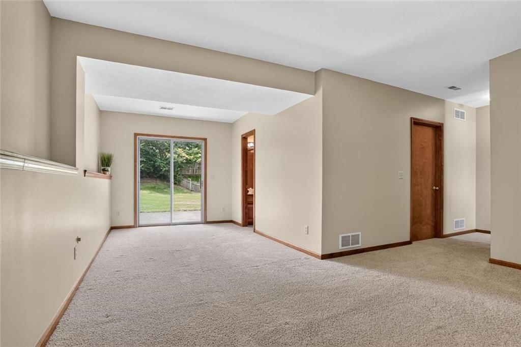 6405 N Amoret Avenue — photo 25