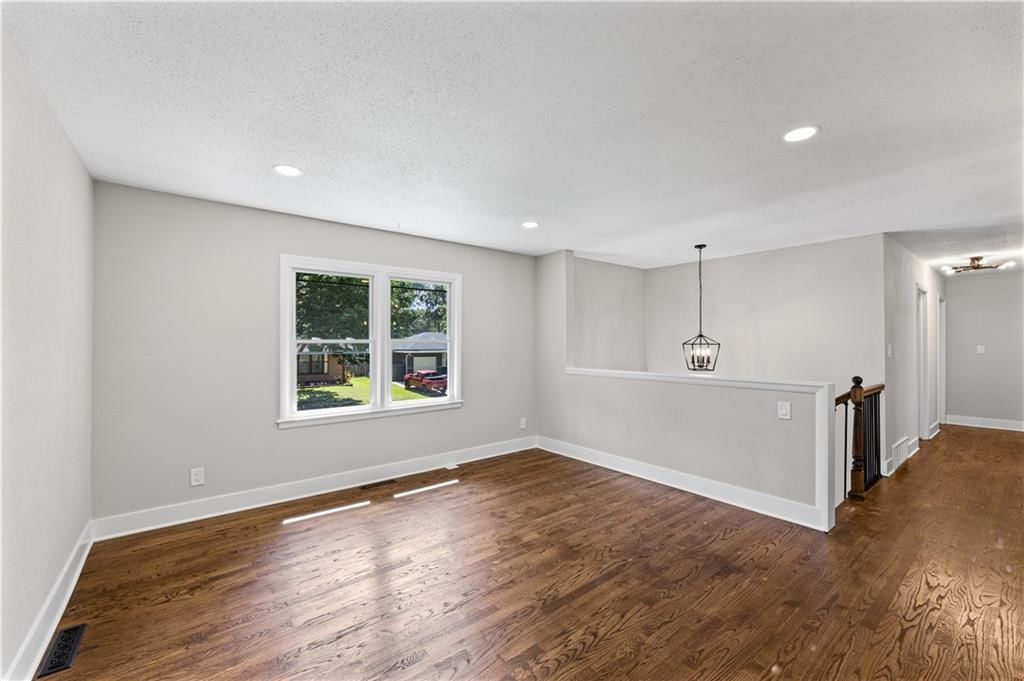 9406 Oakland Avenue — photo 6