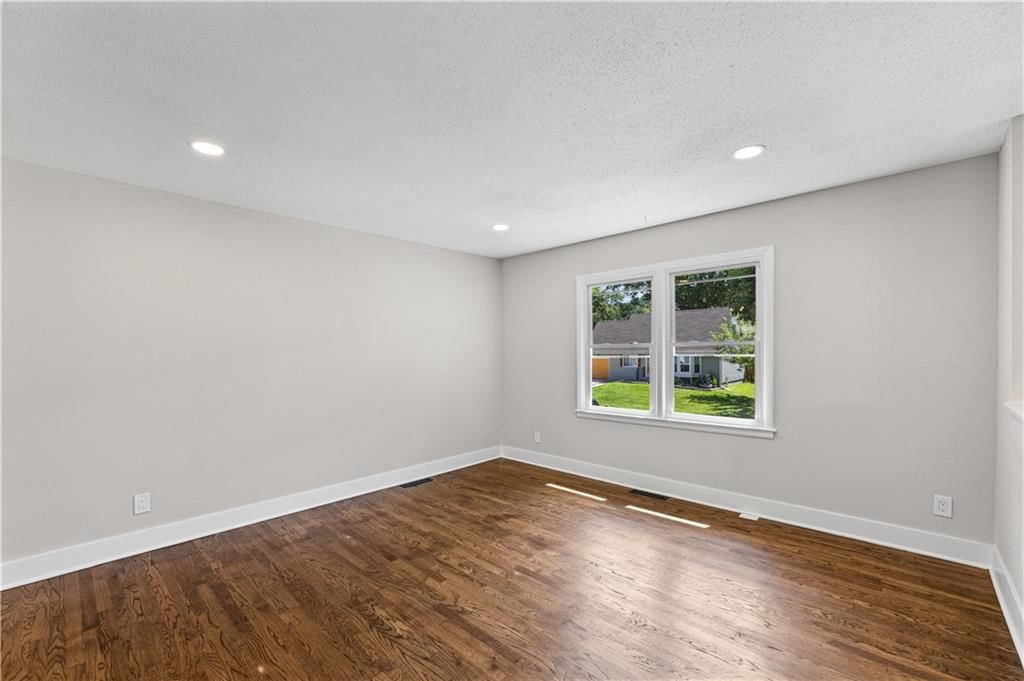 9406 Oakland Avenue — photo 7