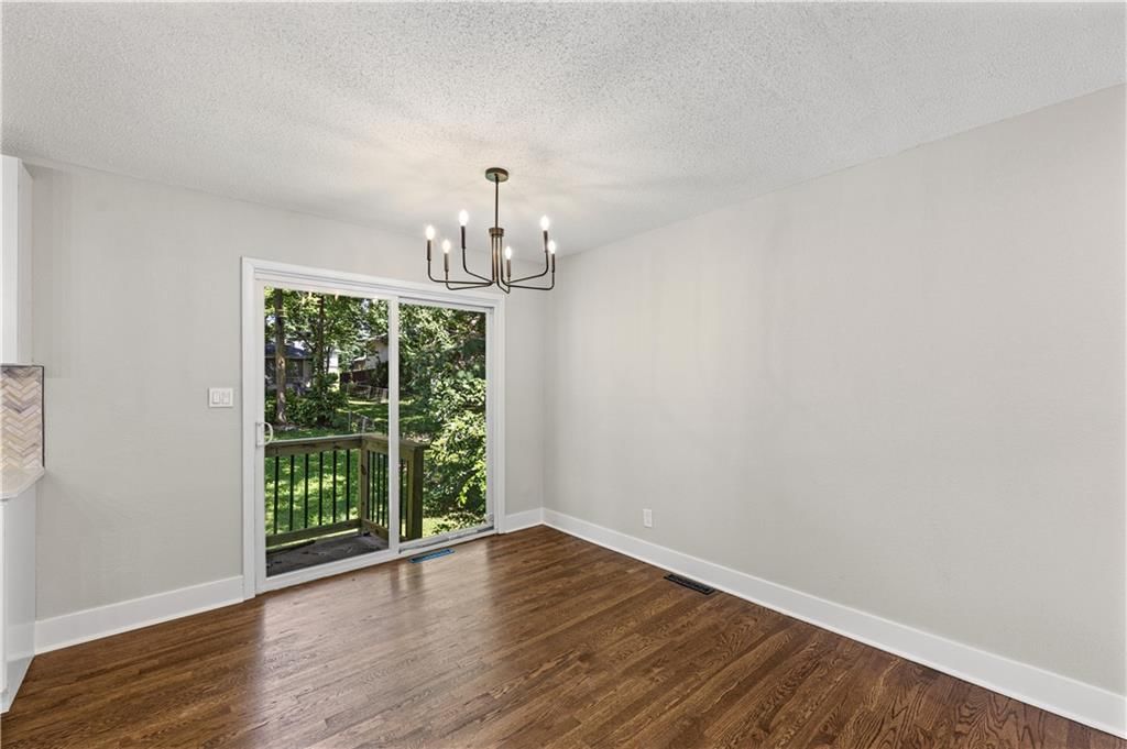 9406 Oakland Avenue — photo 8