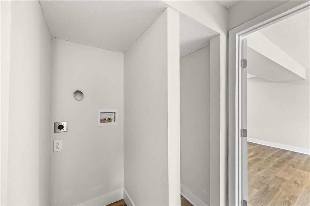 9406 Oakland Avenue — photo 28