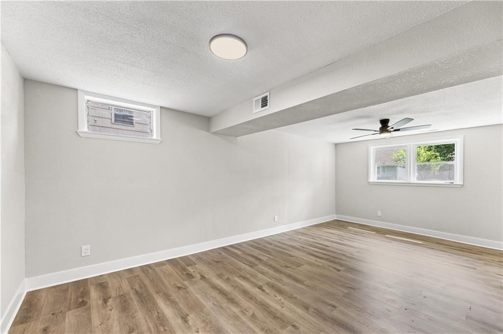 9406 Oakland Avenue — photo 29