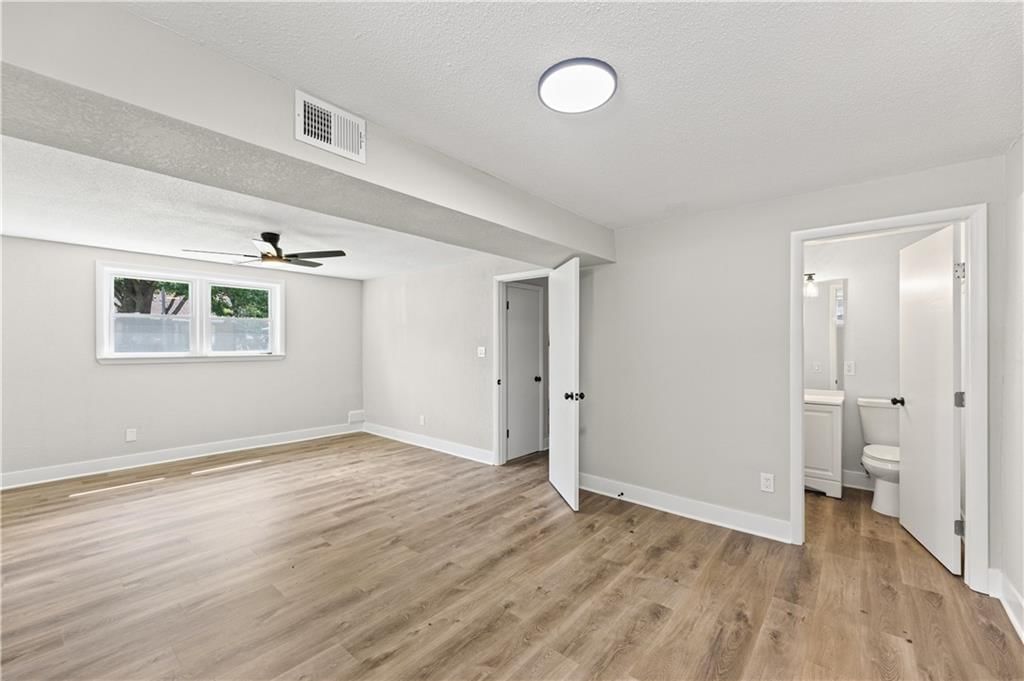9406 Oakland Avenue — photo 30