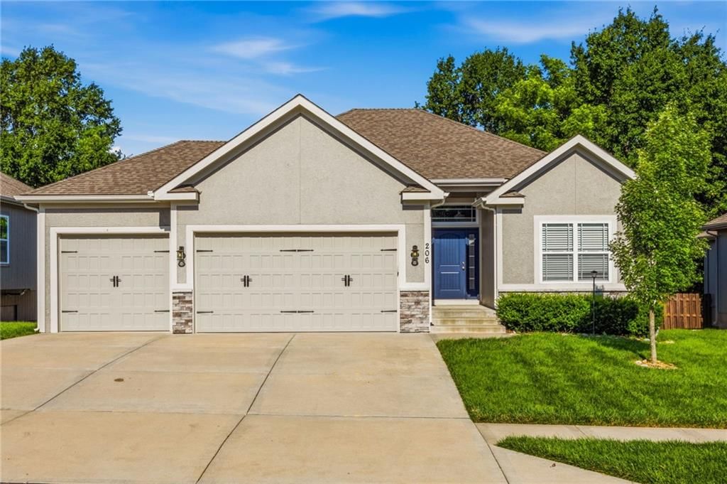 206 N Marimack Drive, Kearney, MO