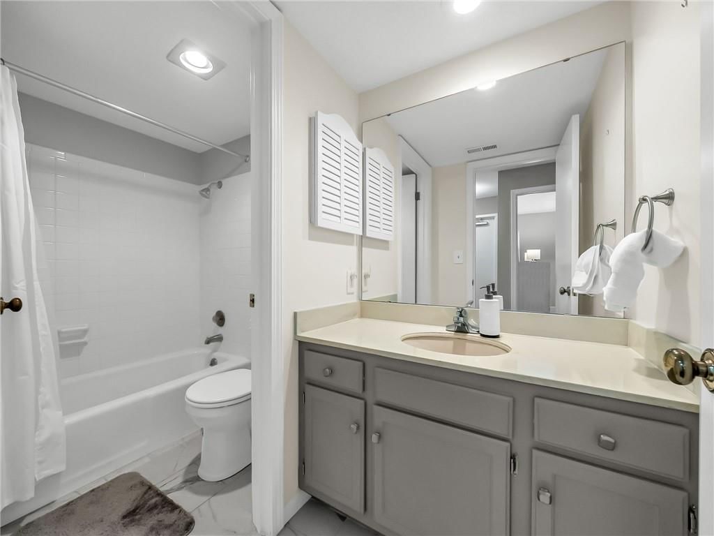 6634 W 109th Street — photo 21