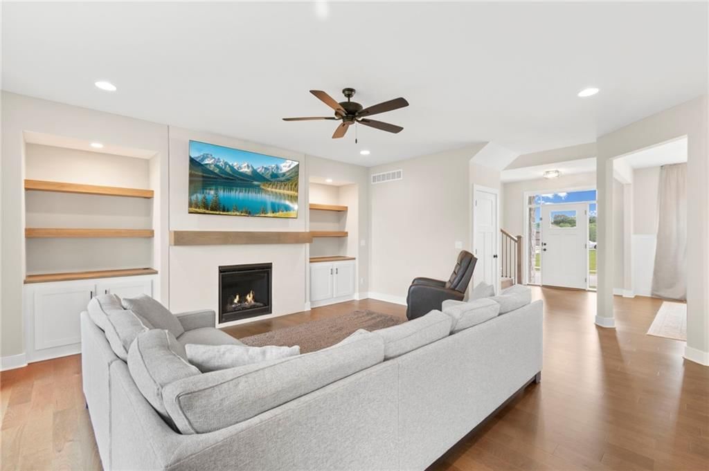 8923 N Poplar Avenue — photo 8