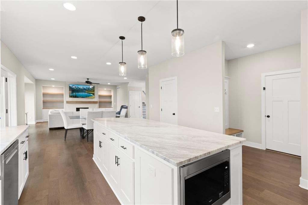 8923 N Poplar Avenue — photo 15