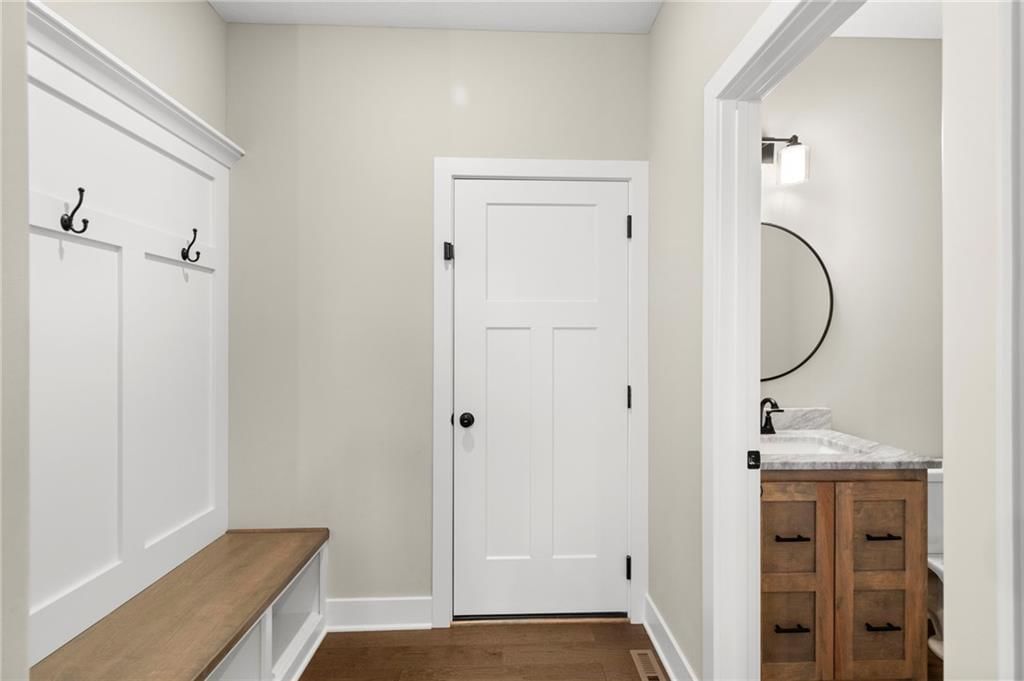 8923 N Poplar Avenue — photo 17