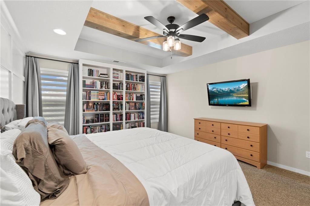 8923 N Poplar Avenue — photo 30