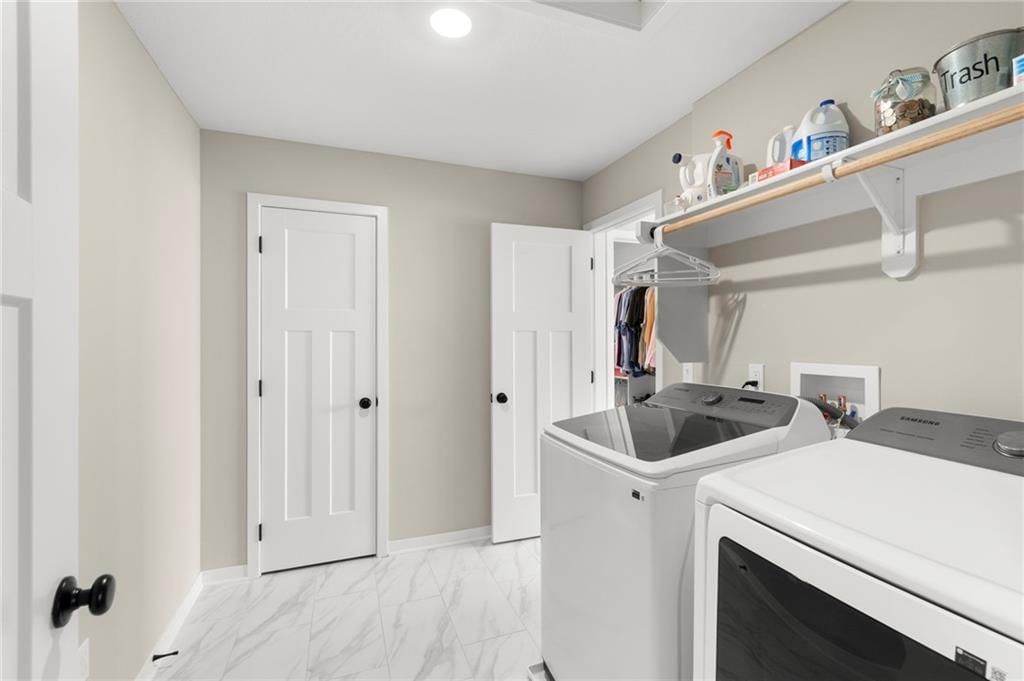 8923 N Poplar Avenue — photo 34
