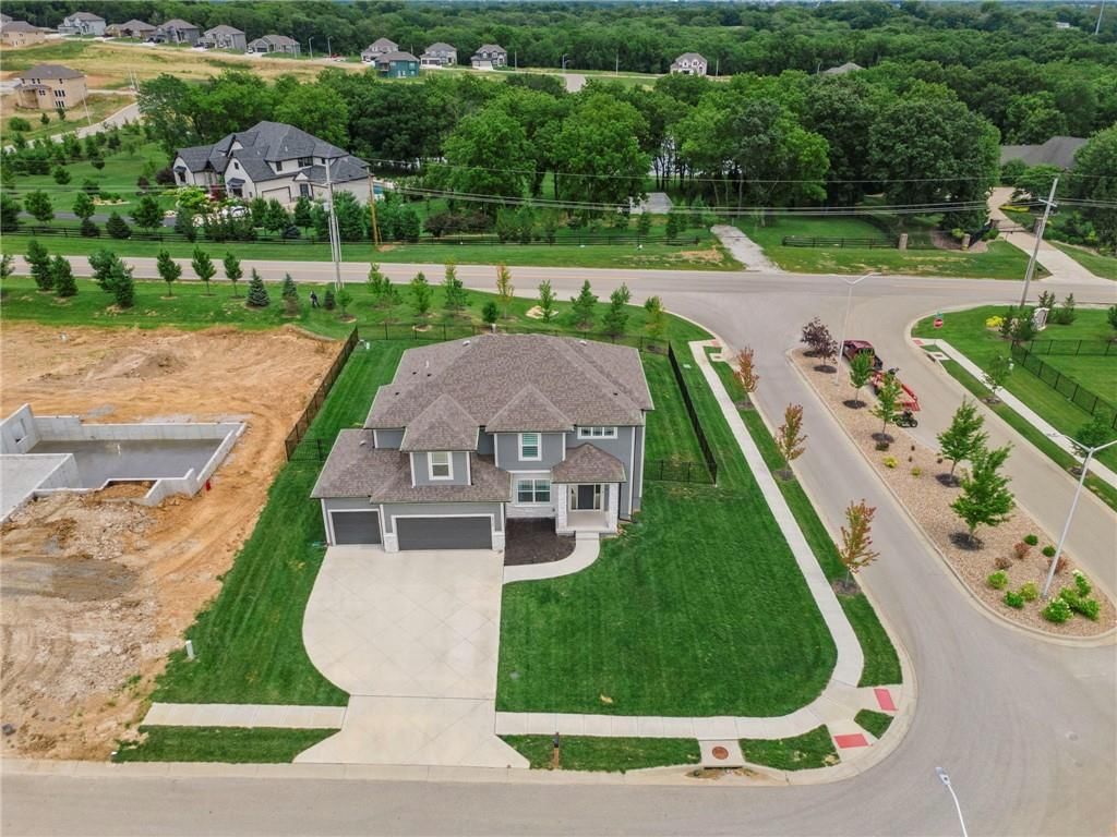 8923 N Poplar Avenue — photo 44