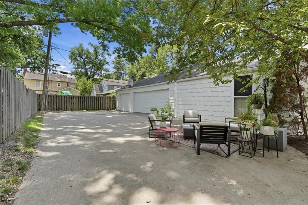 1251 W 71st Terrace — photo 37