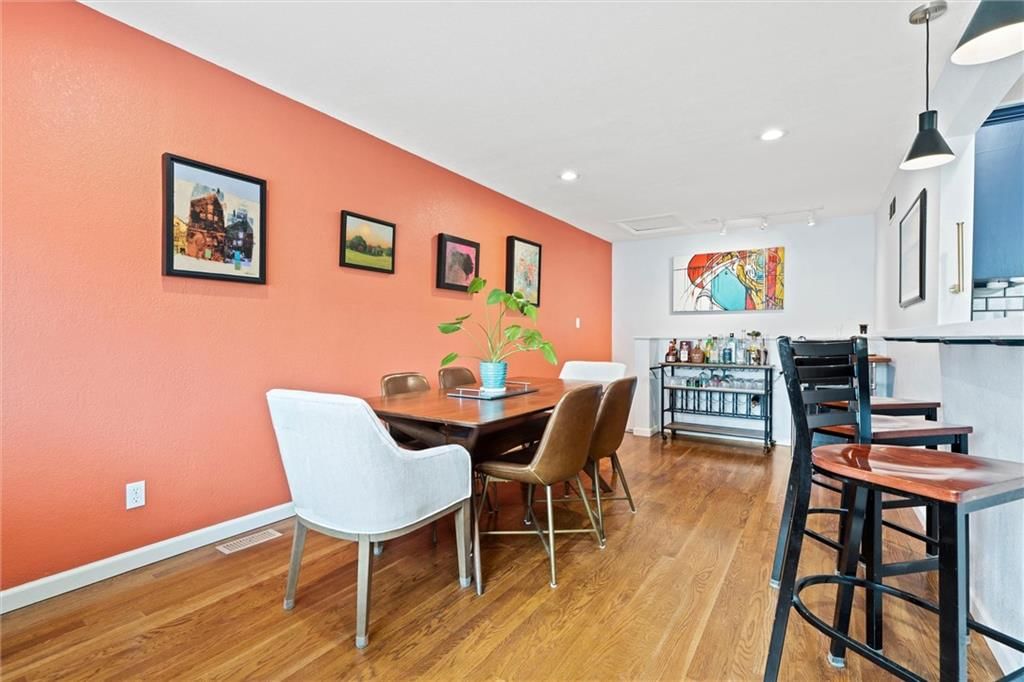 8213 Kenwood Avenue — photo 8