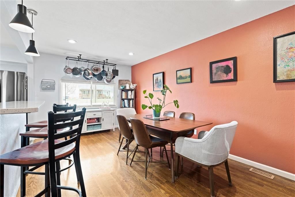 8213 Kenwood Avenue — photo 9
