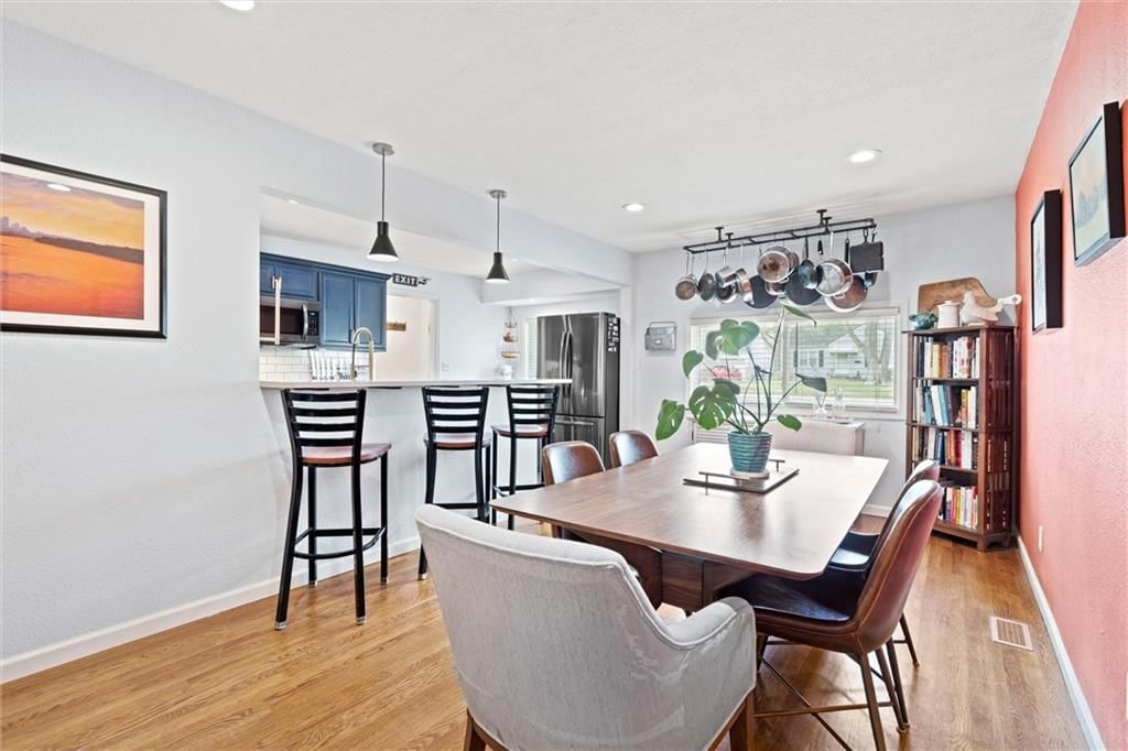 8213 Kenwood Avenue — photo 10
