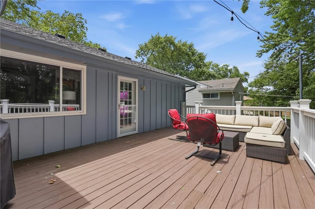 8213 Kenwood Avenue — photo 28