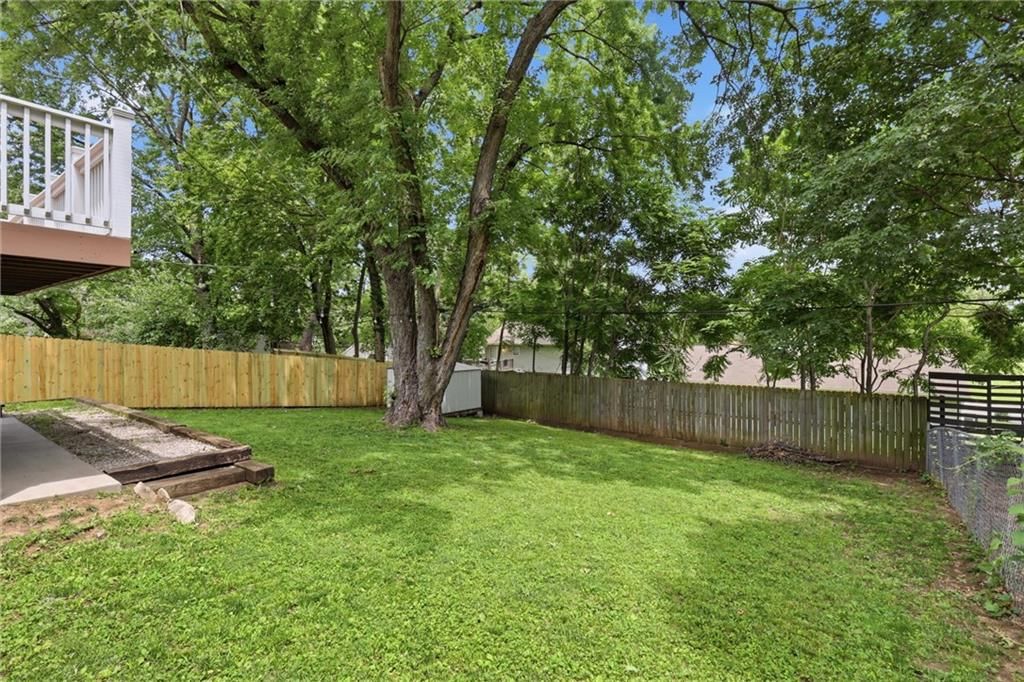 8213 Kenwood Avenue — photo 30