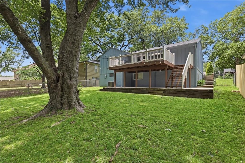 8213 Kenwood Avenue — photo 31