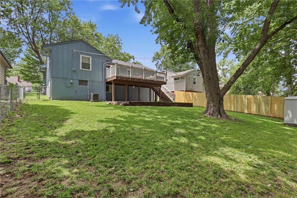 8213 Kenwood Avenue — photo 32