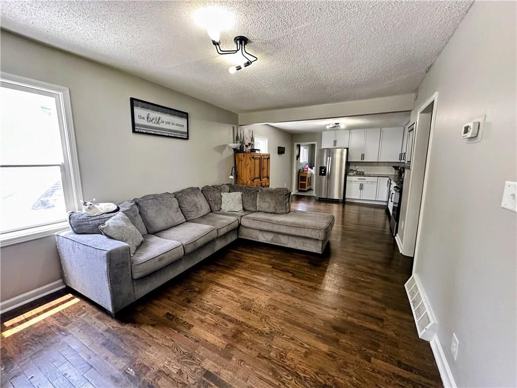 430 N Chelsea Avenue — photo 3