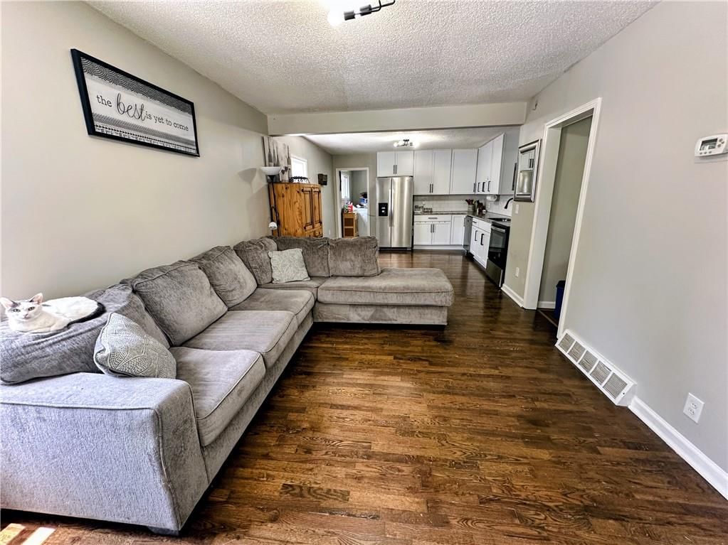 430 N Chelsea Avenue — photo 4