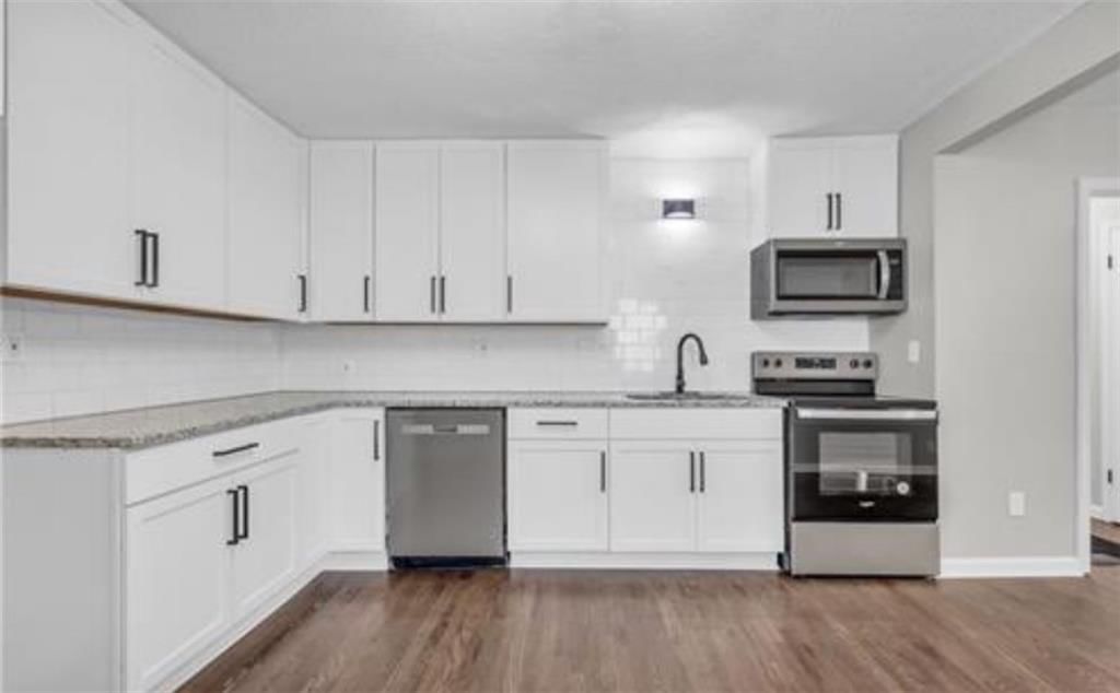 430 N Chelsea Avenue — photo 6