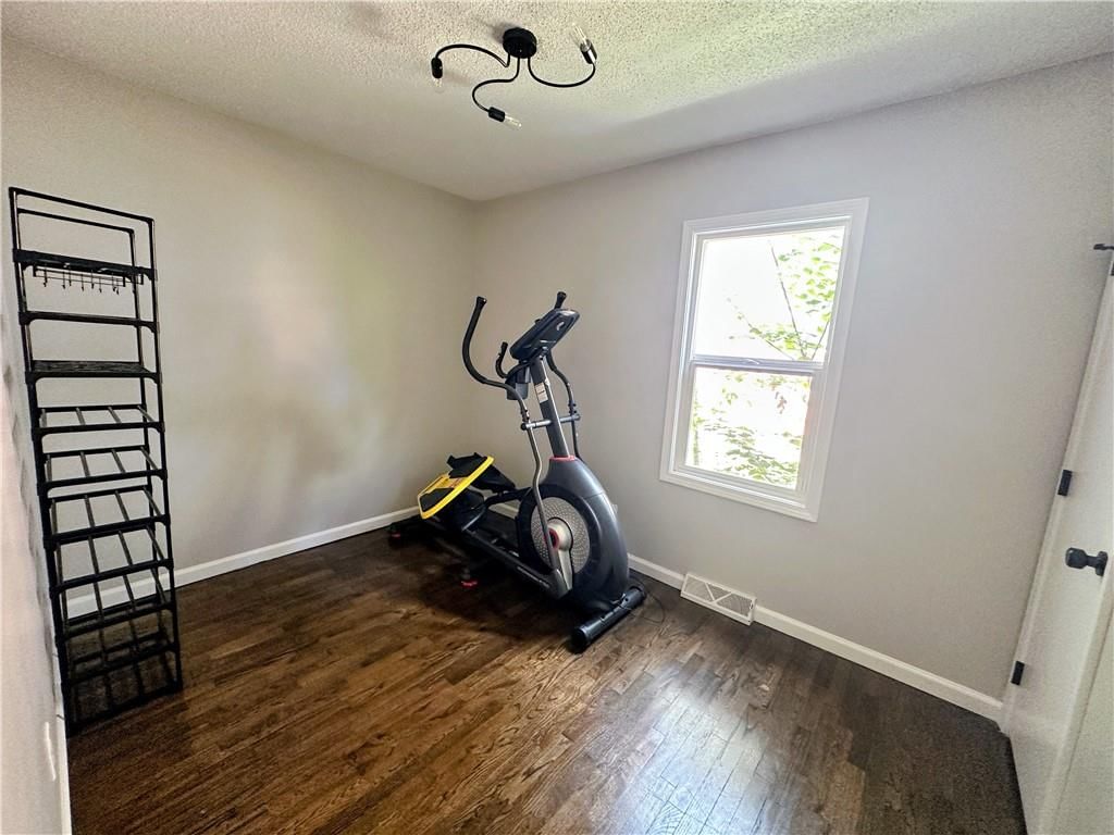 430 N Chelsea Avenue — photo 9